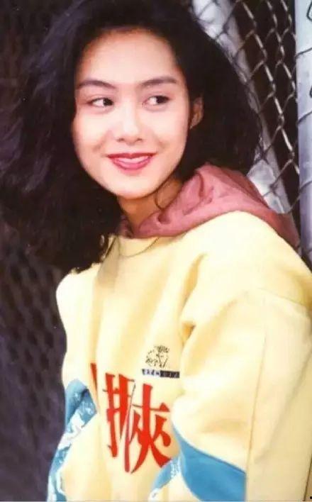 朱茵照片墙,重温经典瞬间，笑看人生百态